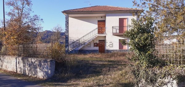 casa indipendente in vendita a Cartosio
