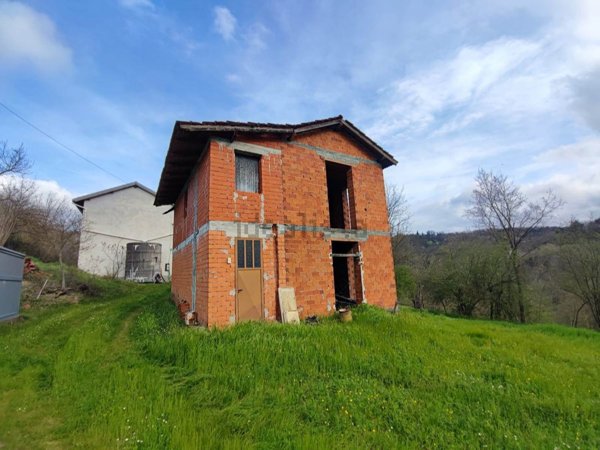 casale in vendita a Cartosio