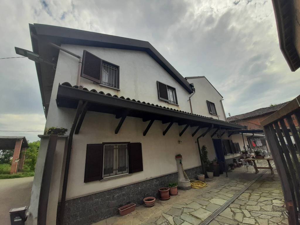 casa indipendente in vendita a Casal Cermelli