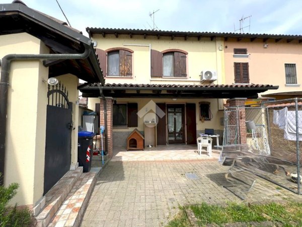 casa indipendente in vendita a Casal Cermelli