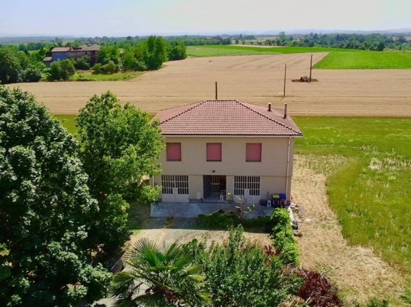 casa indipendente in vendita a Casal Cermelli
