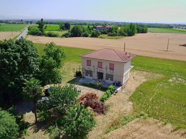 casa indipendente in vendita a Casal Cermelli