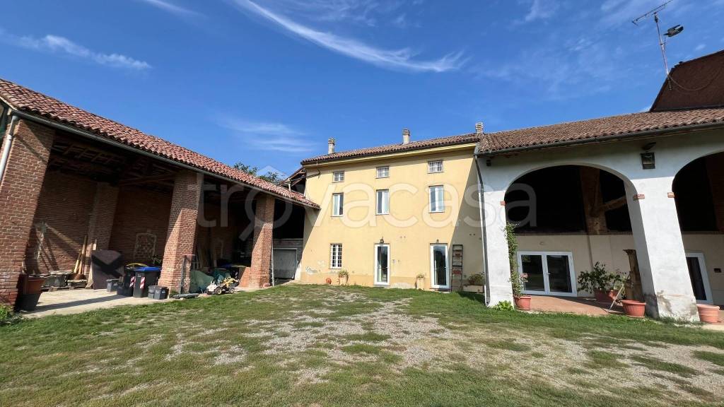 casa indipendente in vendita a Casal Cermelli