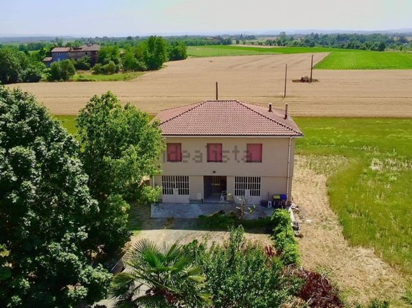 casa indipendente in vendita a Casal Cermelli