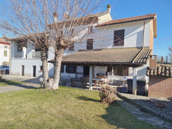 casa indipendente in vendita a Casal Cermelli in zona Portanova