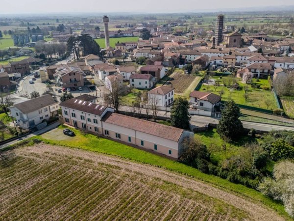 casa indipendente in vendita a Casal Cermelli