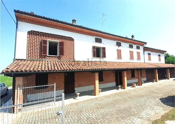 casa indipendente in vendita a Casal Cermelli in zona Portanova
