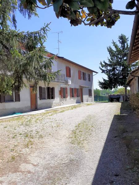 casa indipendente in vendita a Casale Monferrato in zona Roncaglia