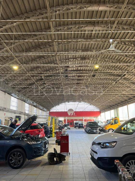locale commerciale in vendita a Casale Monferrato