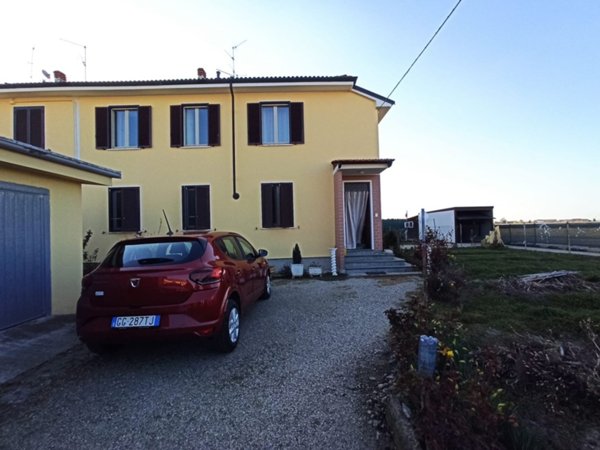 casa indipendente in vendita a Casale Monferrato in zona Casale Popolo