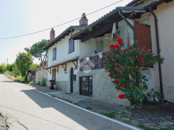 casa indipendente in vendita a Casale Monferrato in zona Rolasco