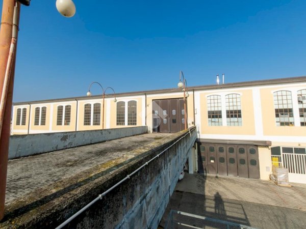 locale commerciale in vendita a Casale Monferrato