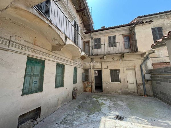 casa indipendente in vendita a Casale Monferrato