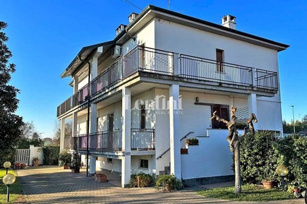 casa indipendente in vendita a Casale Monferrato in zona Casale Popolo