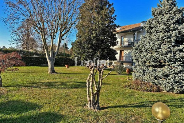 casa indipendente in vendita a Casale Monferrato in zona Casale Popolo