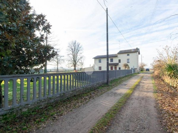 casa indipendente in vendita a Casale Monferrato in zona Santa Maria del Tempio