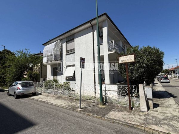 casa indipendente in vendita a Casale Monferrato