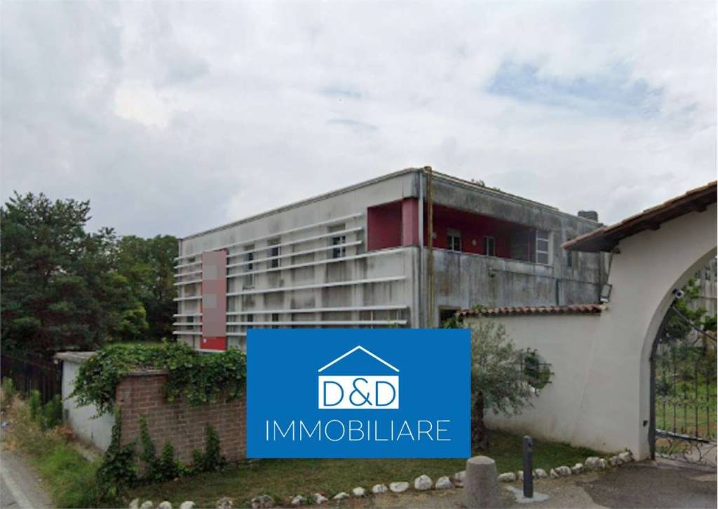 locale commerciale in vendita a Casale Monferrato