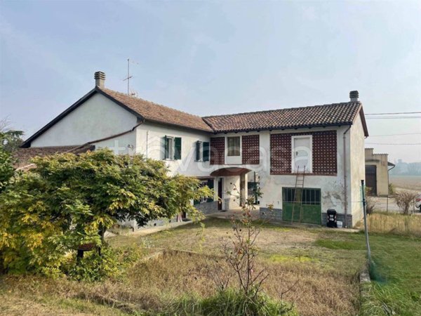 casa indipendente in vendita a Casale Monferrato in zona Roncaglia