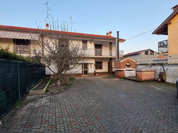 casa indipendente in vendita a Casale Monferrato in zona Casale Popolo