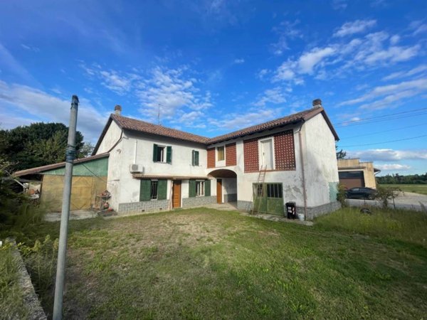 casa indipendente in vendita a Casale Monferrato in zona Roncaglia