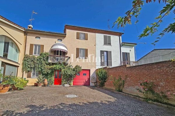 casa indipendente in vendita a Casale Monferrato