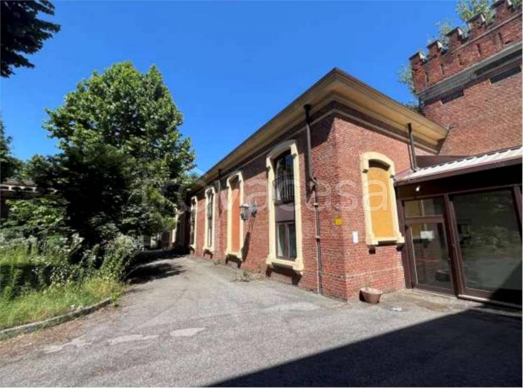 negozio in vendita a Casale Monferrato