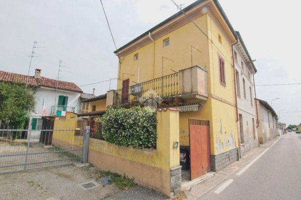 casa indipendente in vendita a Casale Monferrato in zona Terranova