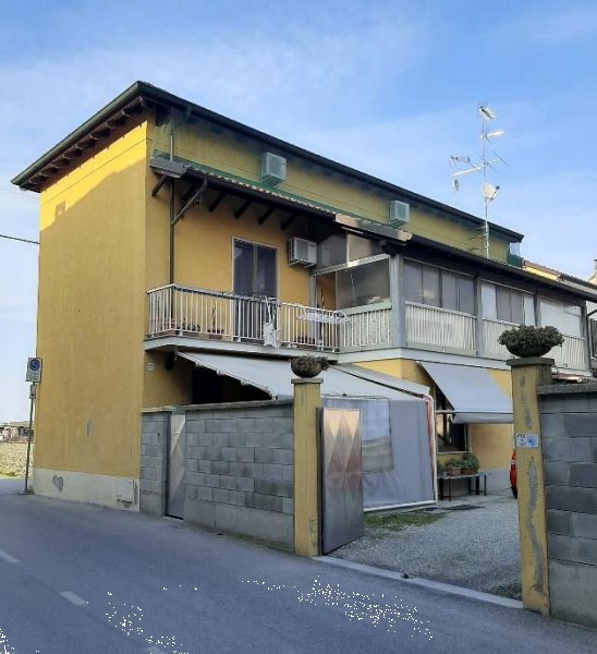 casa indipendente in vendita a Casale Monferrato in zona Casale Popolo