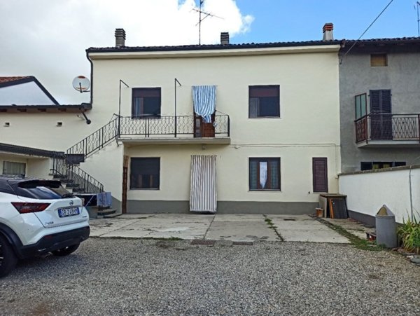 casa indipendente in vendita a Casale Monferrato in zona Casale Popolo