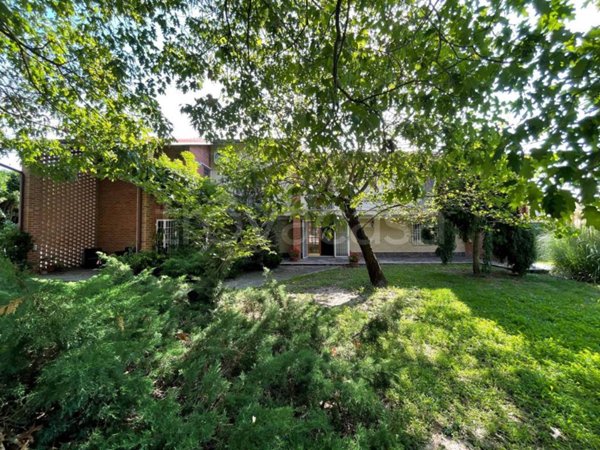 casa indipendente in vendita a Casale Monferrato in zona Santa Maria del Tempio