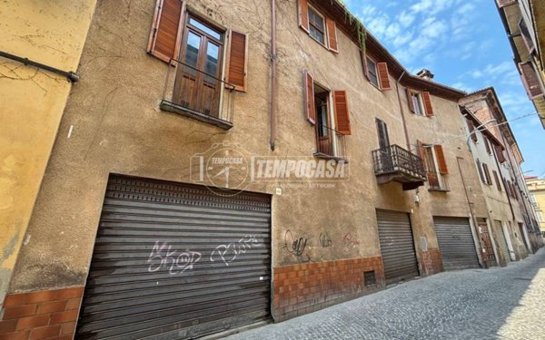 casa indipendente in vendita a Casale Monferrato in zona Casale Popolo