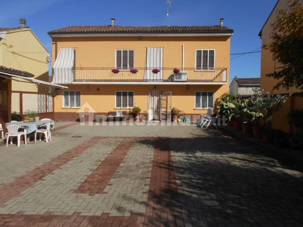 casa indipendente in vendita a Casale Monferrato in zona Terranova