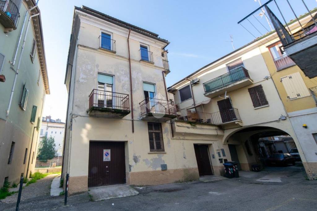 casa indipendente in vendita a Casale Monferrato