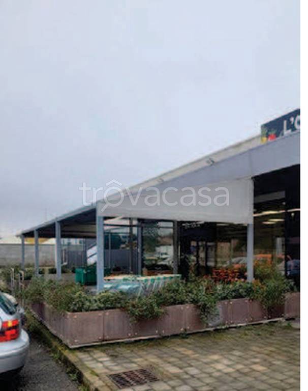 locale commerciale in vendita a Casale Monferrato