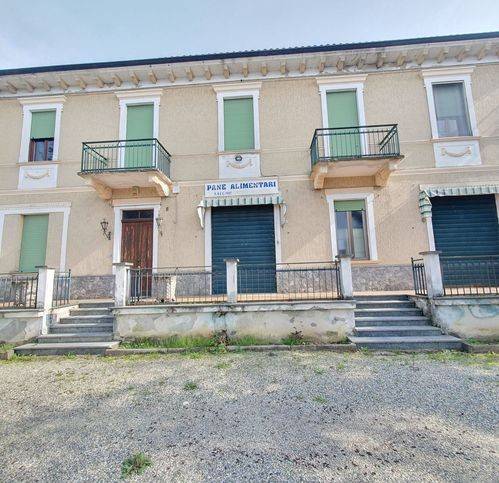 casa indipendente in vendita a Casale Monferrato in zona Roncaglia