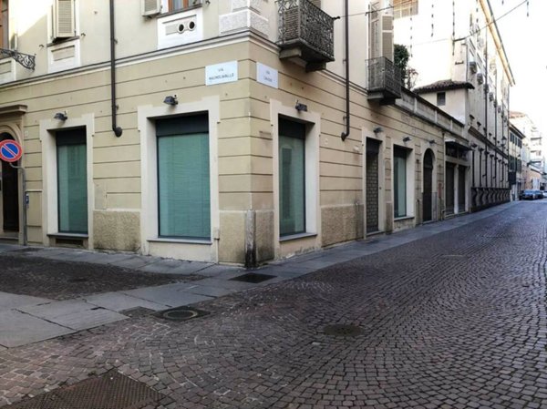 casa indipendente in vendita a Casale Monferrato in zona Casale Popolo