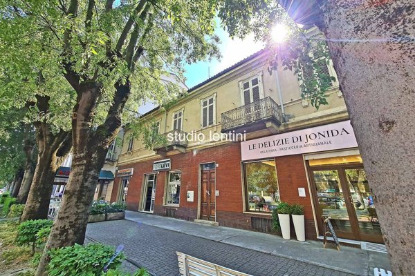 locale di sgombero in vendita a Casale Monferrato