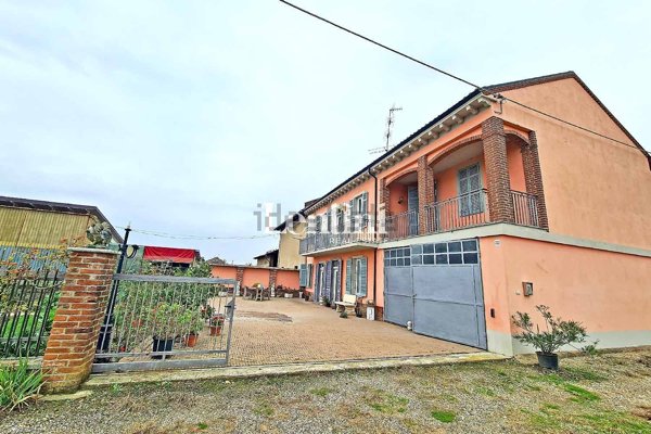 casa indipendente in vendita a Casale Monferrato in zona Terranova