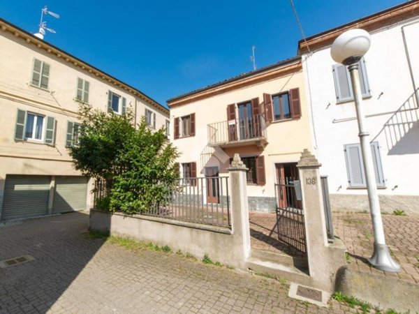 casa indipendente in vendita a Casale Monferrato in zona Rolasco