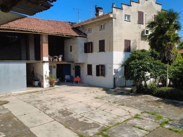 casa indipendente in vendita a Casale Monferrato
