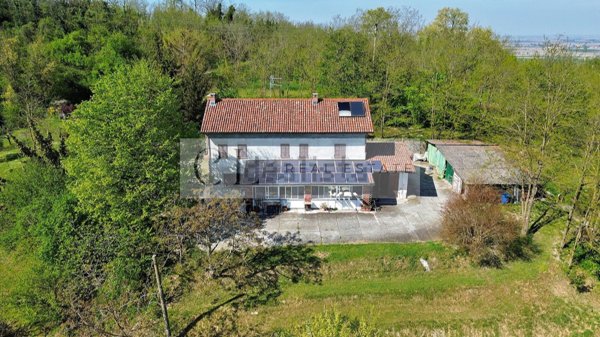 casa indipendente in vendita a Casale Monferrato in zona Rolasco