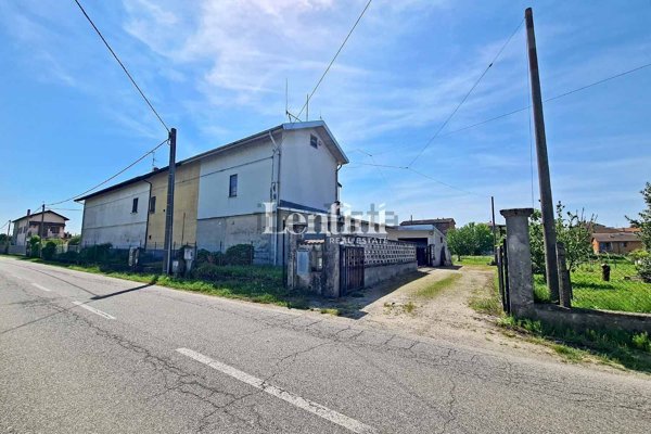 casa indipendente in vendita a Casale Monferrato