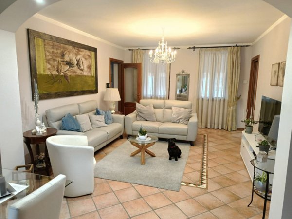 casa indipendente in vendita a Casale Monferrato in zona Santa Maria del Tempio