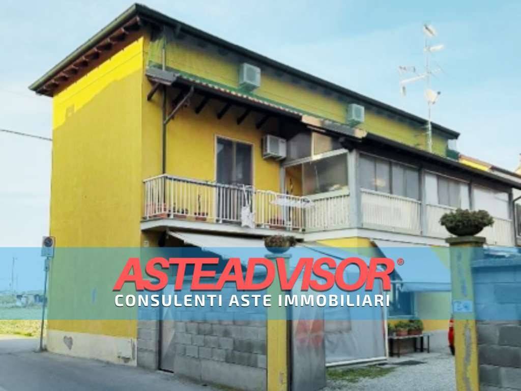 casa indipendente in vendita a Casale Monferrato in zona Casale Popolo
