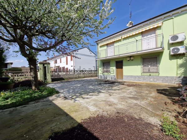 casa indipendente in vendita a Casale Monferrato