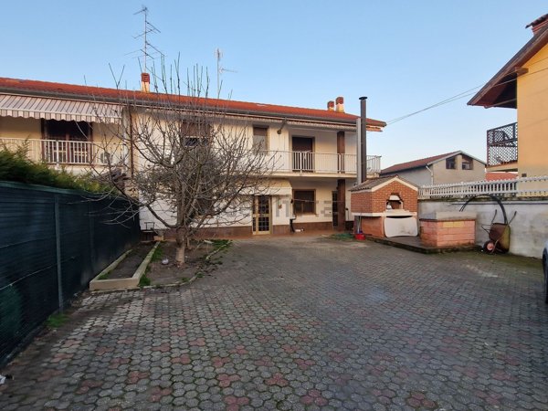 casa indipendente in vendita a Casale Monferrato in zona Casale Popolo