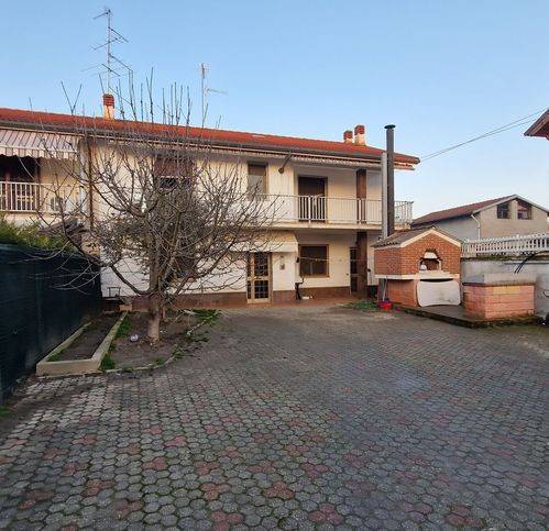 casa indipendente in vendita a Casale Monferrato in zona Casale Popolo
