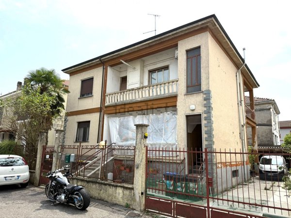casa indipendente in vendita a Casale Monferrato