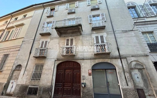 casa indipendente in vendita a Casale Monferrato in zona Casale Popolo